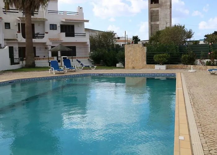 Moradia T2+1 Com Piscina *