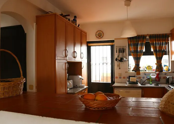 Moradia T2+1 Com Piscina * ラゴス