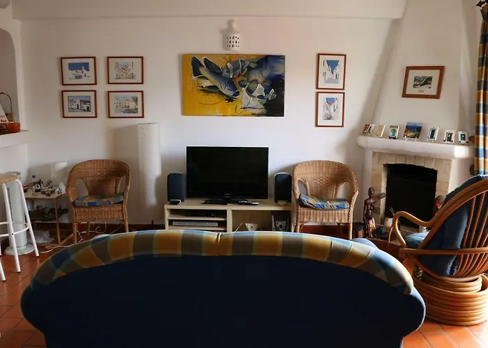 Moradia T2+1 Com Piscina * ラゴス