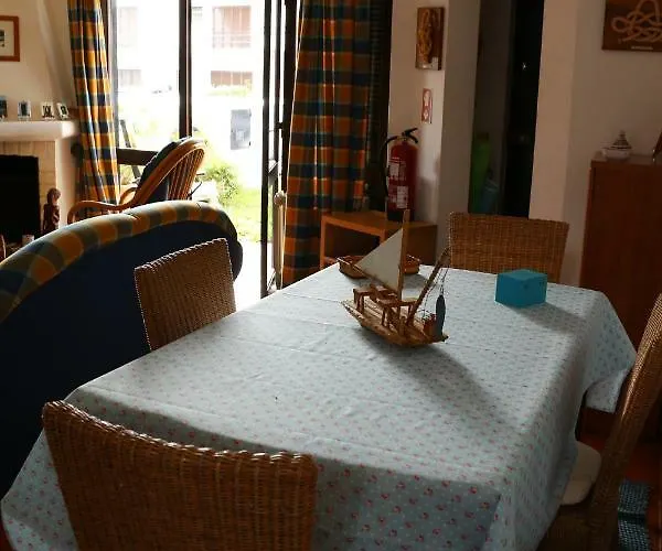 Moradia T2+1 Com Piscina 別荘