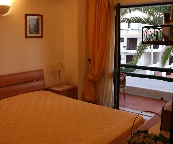 Moradia T2+1 Com Piscina 別荘 *