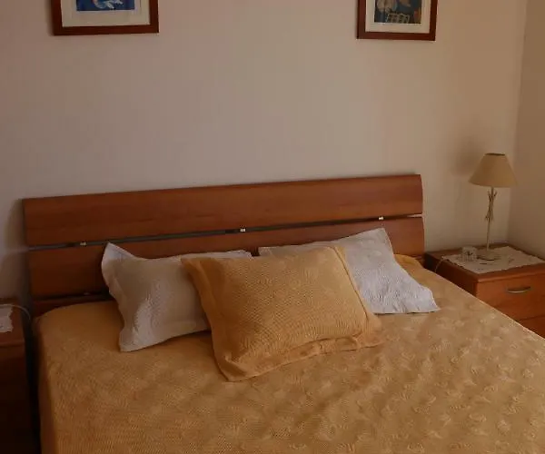 Moradia T2+1 Com Piscina 別荘